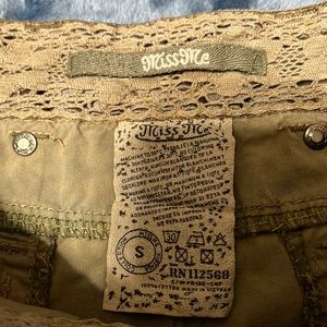 Miss me jeans low waisted/ size small/ it’s cargo
